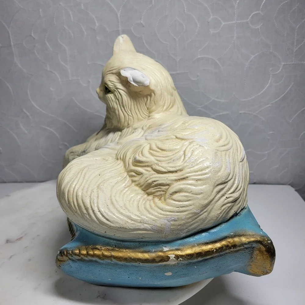 VTG Ceramic Persian Cat Bank White Kitty Blue Pillow Kitschy Chalkware READ